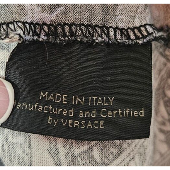 Versace Shirt Mens Medium Black Purple Green Baroque Printed Cotton Pocket Tee - Picture 7 of 9